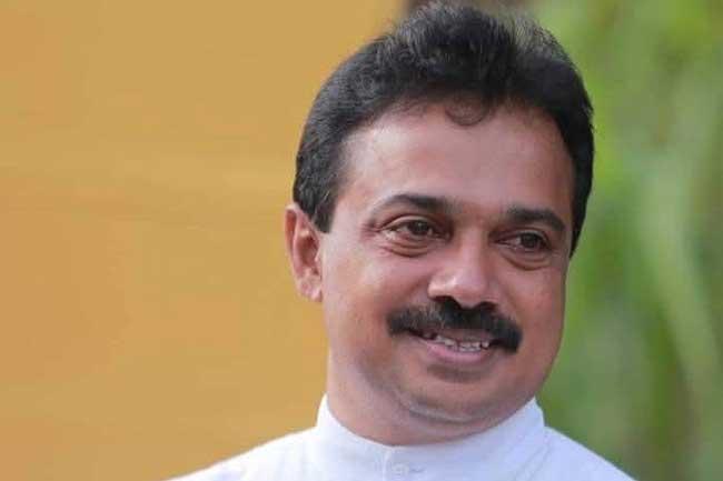 හිටපු පා.ම. සම්පත් අතුකෝරළට තියුණු ආයුධ ප්රහාරයක්