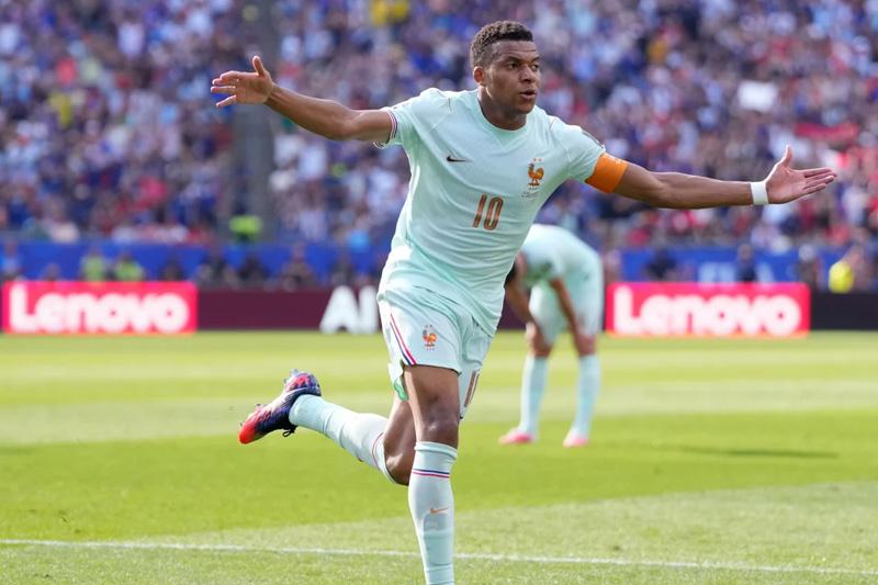 Mbappé stunner ends Morocco resistance to send France into World Cup semi-finals